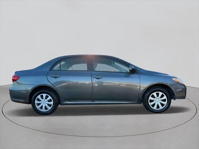2011 Toyota Corolla LE